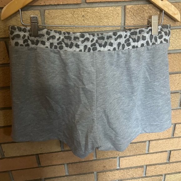 NWT Cosabella Grey Leopard Print Drawstring Pajama Lounge Shorts Size Large - Picture 2 of 4